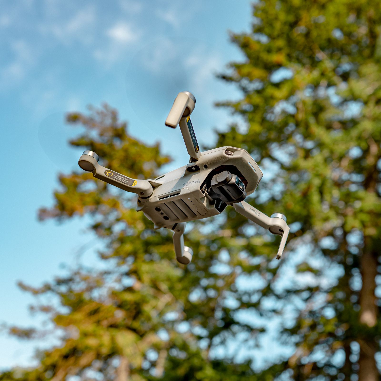 Un drone de 249 g en opération près de Salmon Arm, en Colombie-Britannique.